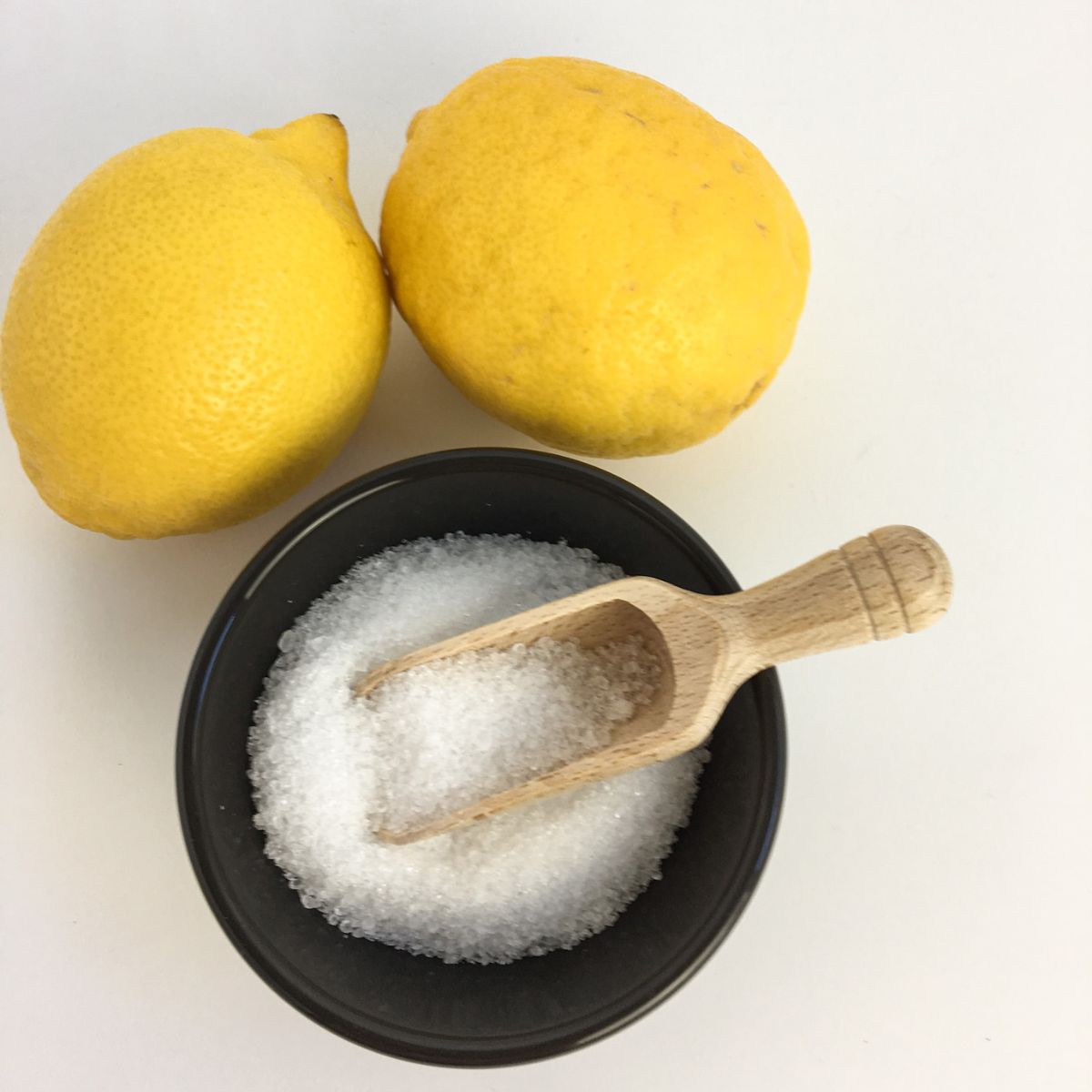 Zitronen mit Zitronensäure